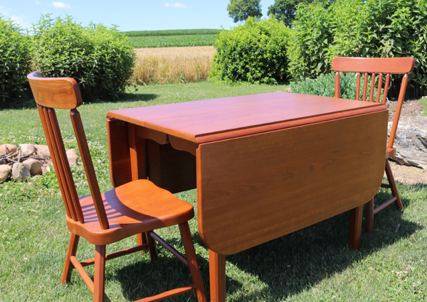 Drop leaf extension table