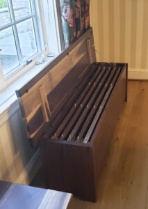 open leaf storage bench