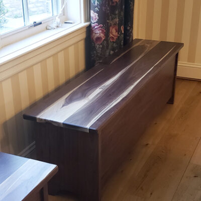 table leaves storage bench